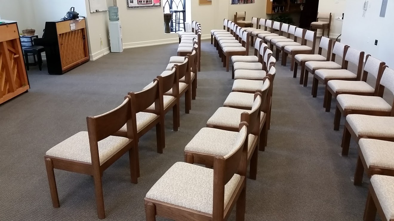 Picture of the choir room after carpet cleaning by Absolutely Kleen at Eastern Shore Baptist